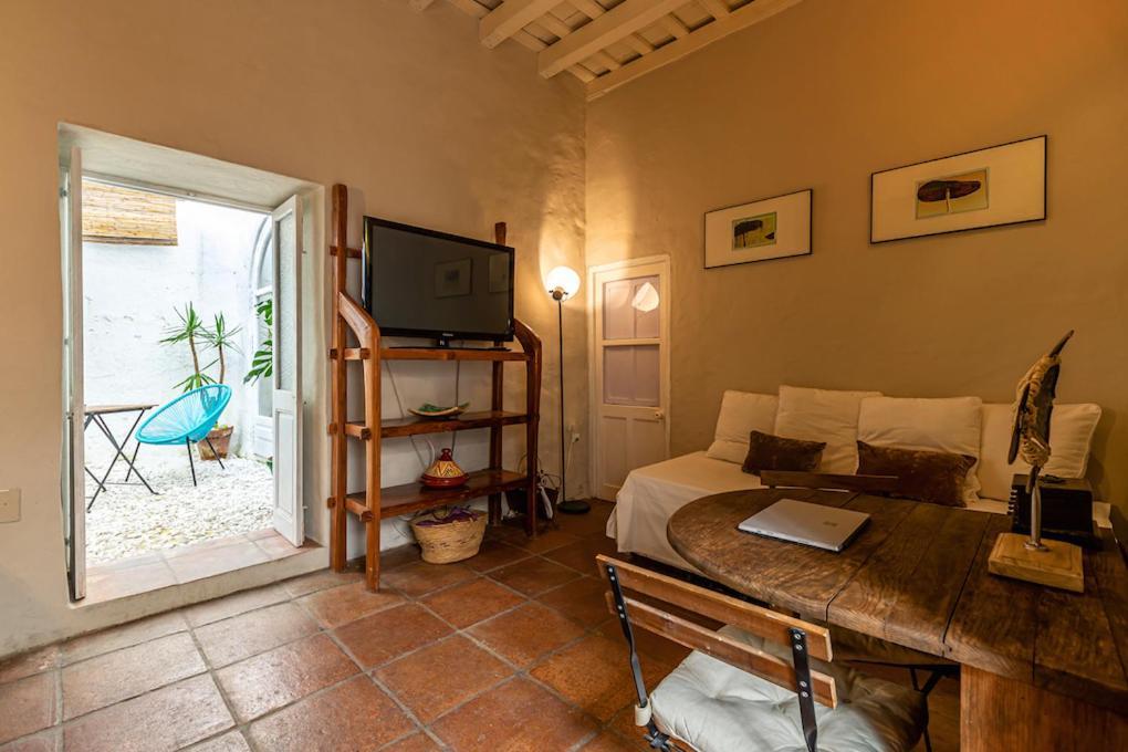 Azogue Suites Con Patio Privado Тарифа Екстериор снимка